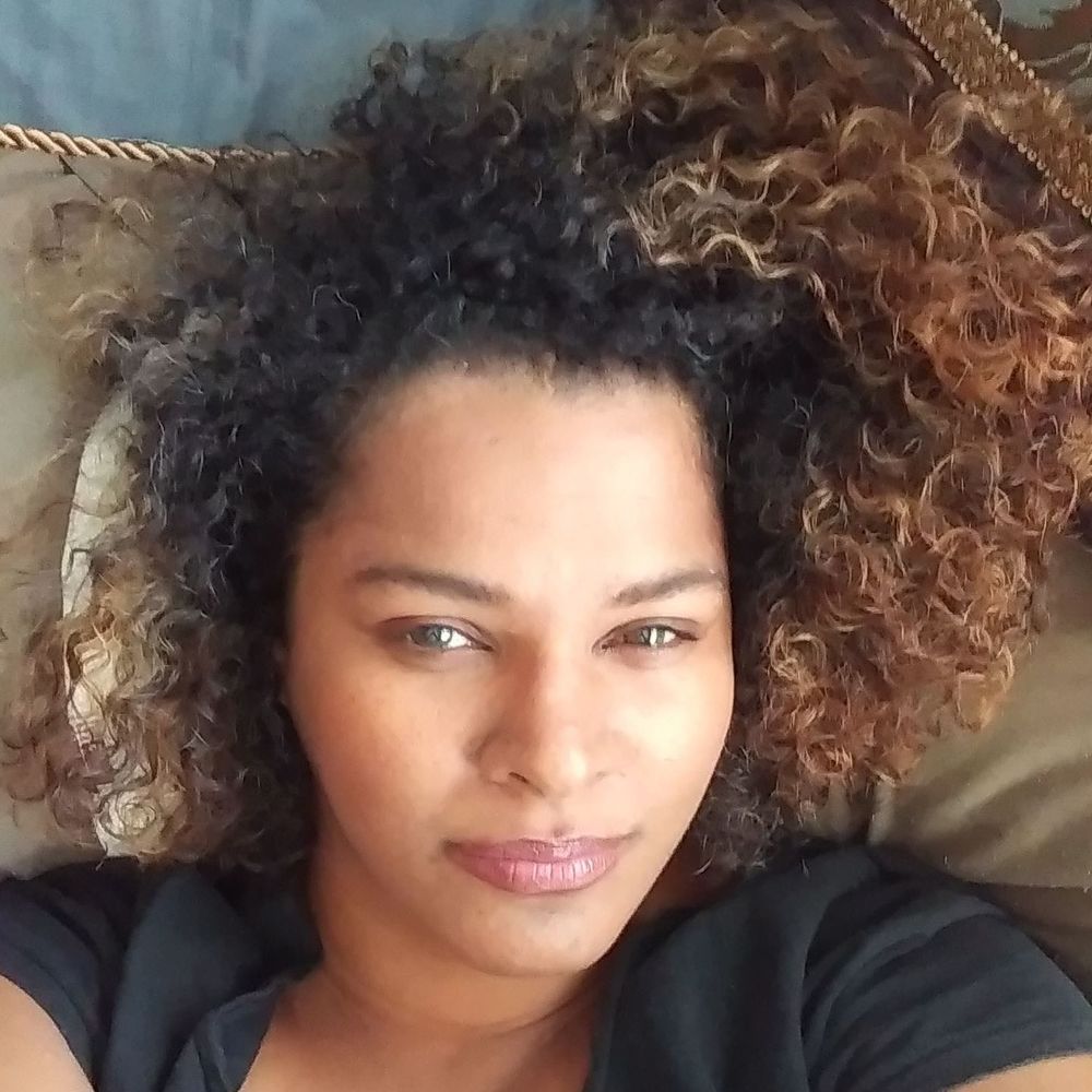 Meet your Posher, Leslie